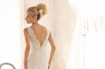 Backless wedding dress