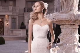 Lovely strapless wedding dress