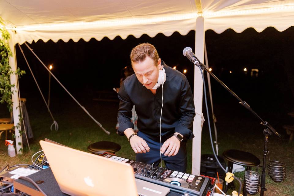 DJ Barry