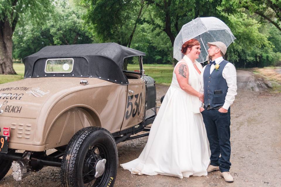 Rainy Vintage Wedding Day
