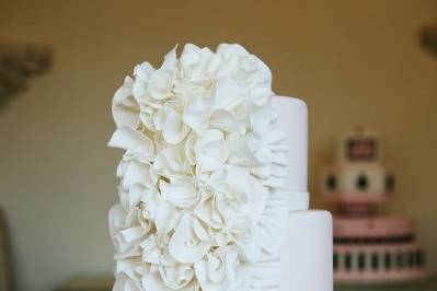 Table Top Cake - Photo: Deb Laver Studios