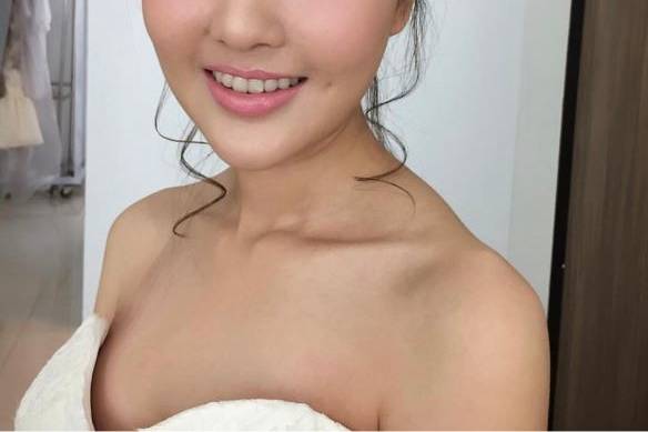 Elegant bridal makeup and updo
