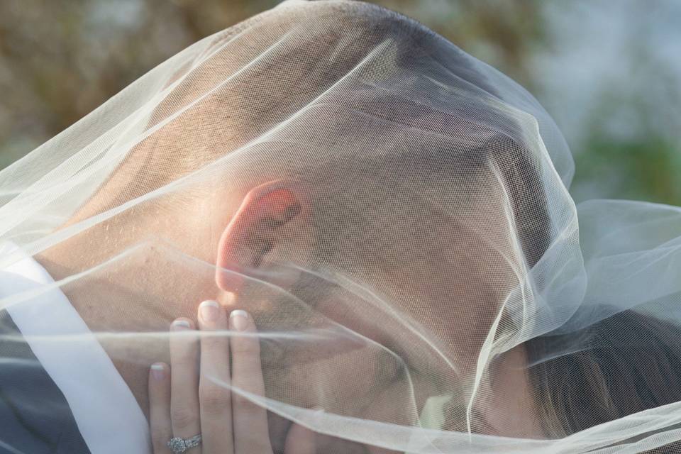 Couple under the veil - AMW Photography