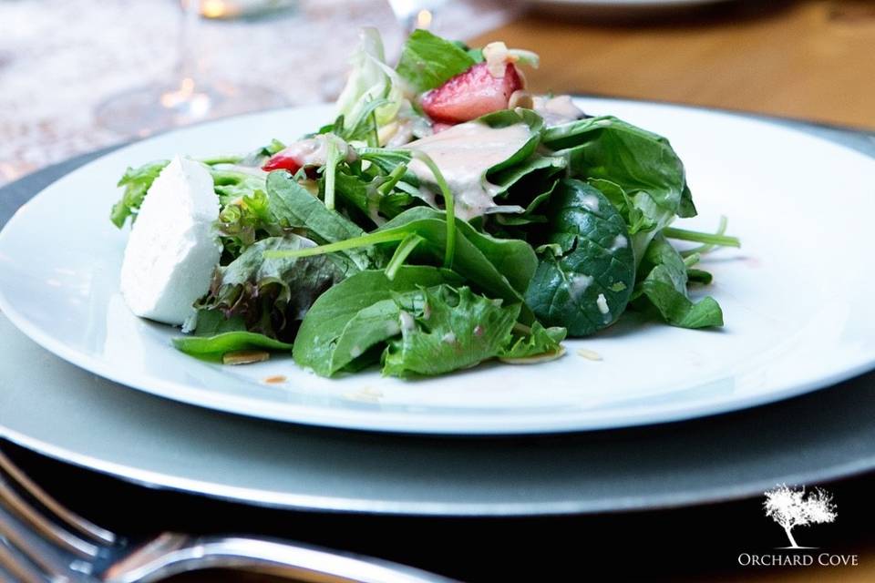 Spinach salad with strawberries and VT chèvre