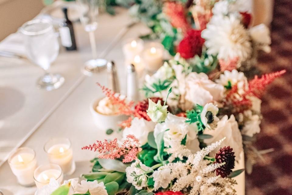 Garland for sweetheart table