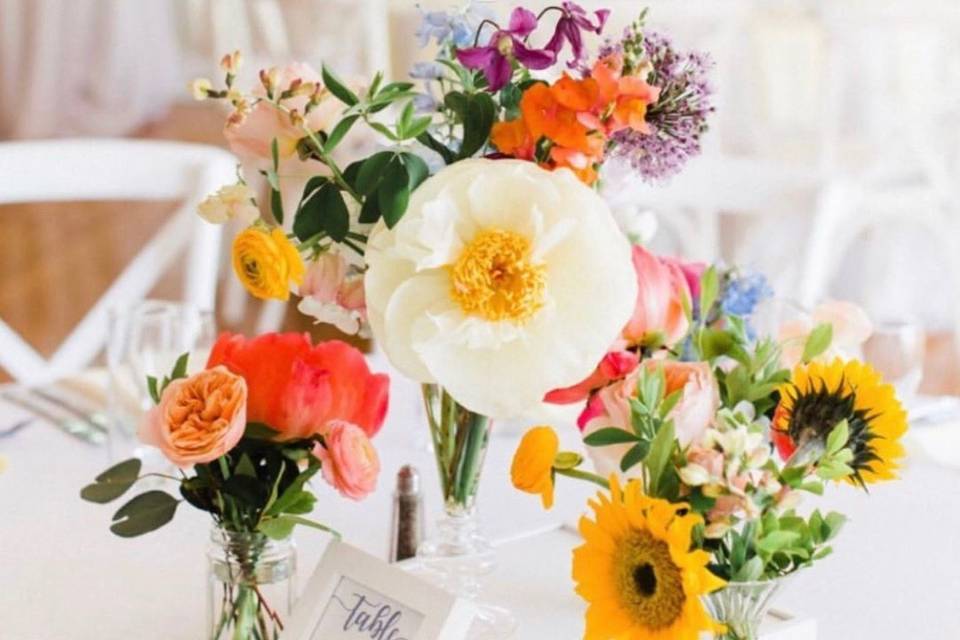 Colorful summer centerpieces