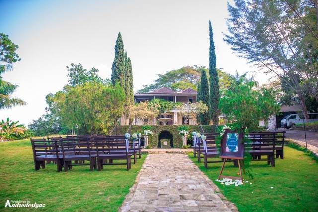 Beautiful lawn decor