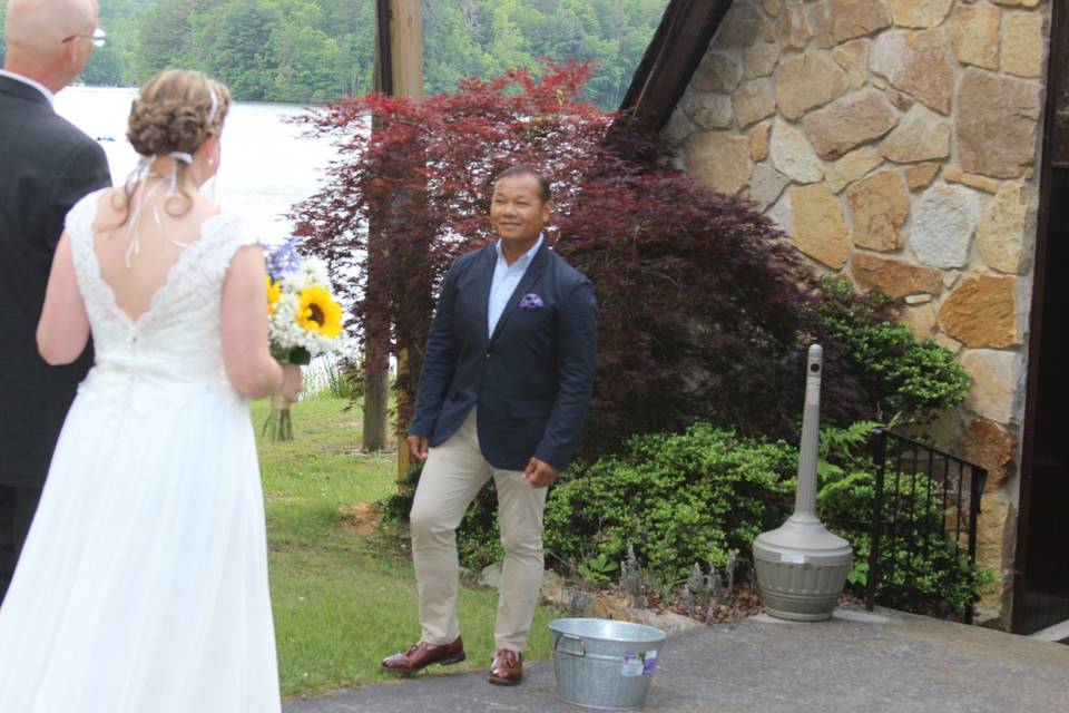 Meeting her groom