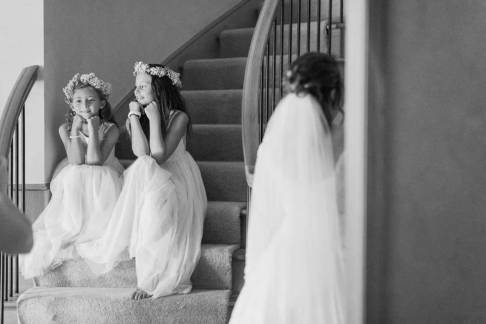 Flowergirls and Bride