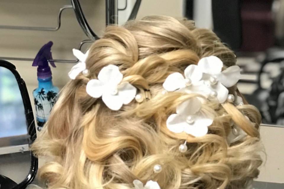 Fairytale curls embellished with blossoms