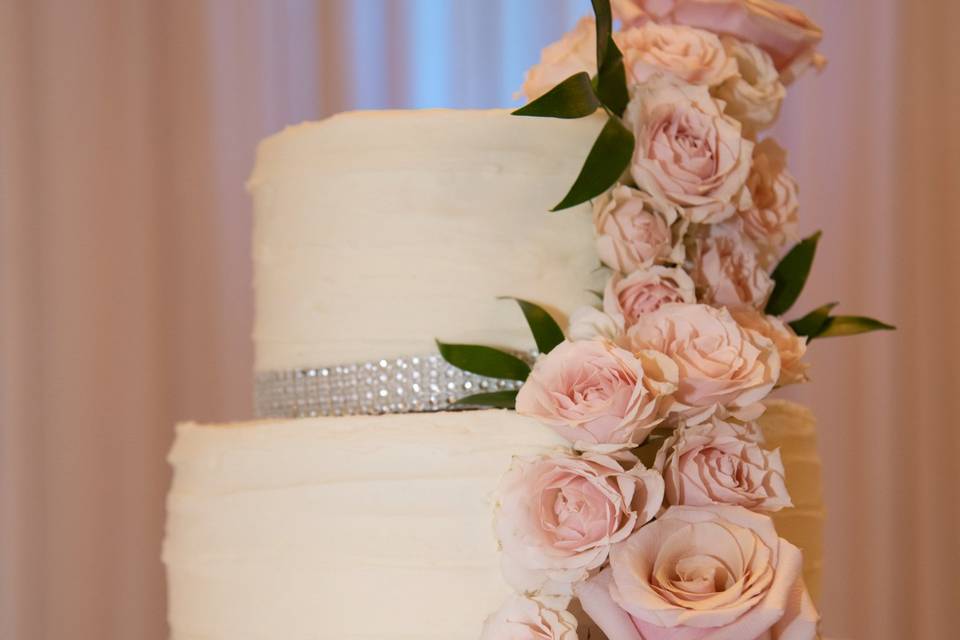 Blush wedding cake flowers