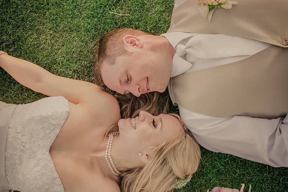 Kisses at the pickup truck - Donna Beck Photography