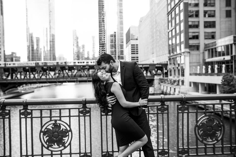 Chicago engagement. So fun !