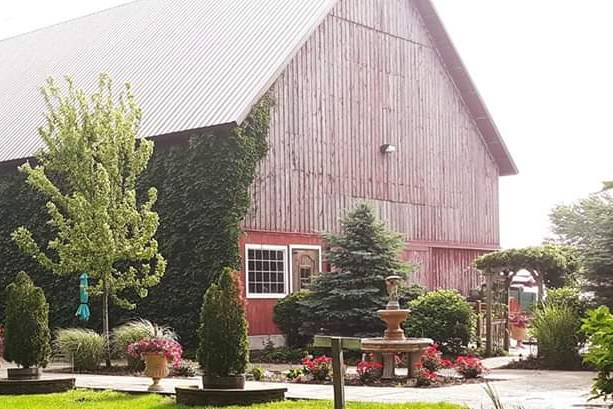 The Mora Farm outdoor patio