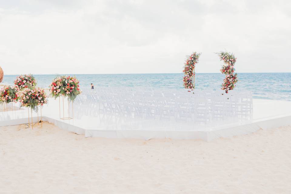 Luxury beach ceremony decor