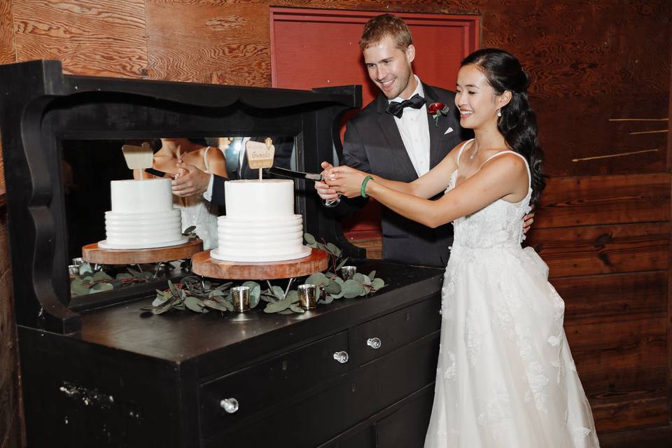 Cake cutting at The Barn