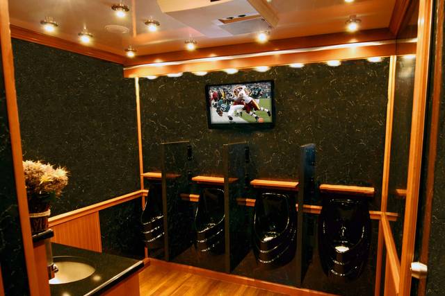 Majestic restroom trailer