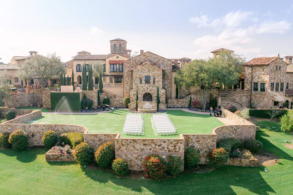 A Sophisticated Bella Collina Wedding - Wedding Planners