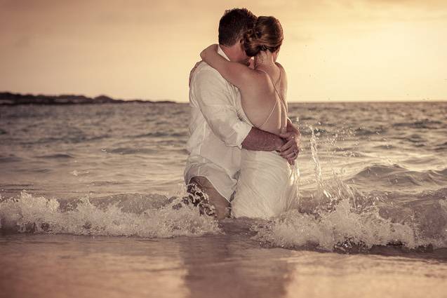 Kua trash the dress © Karen Loudon Photography