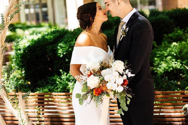 Courtyard ceremony & reception