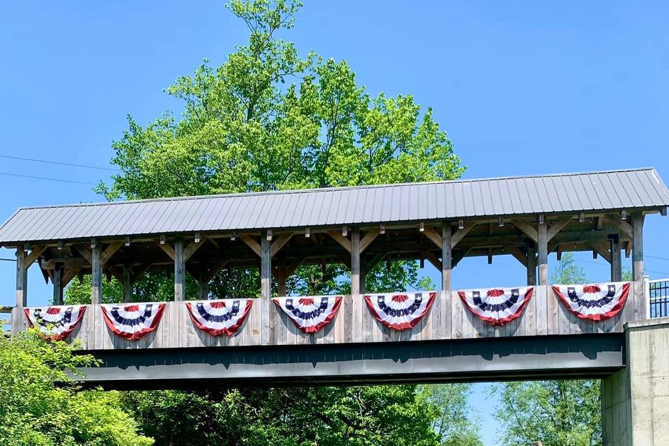 Decorated bridge