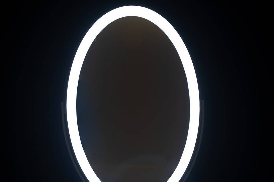 Oval Mirror (6ft)