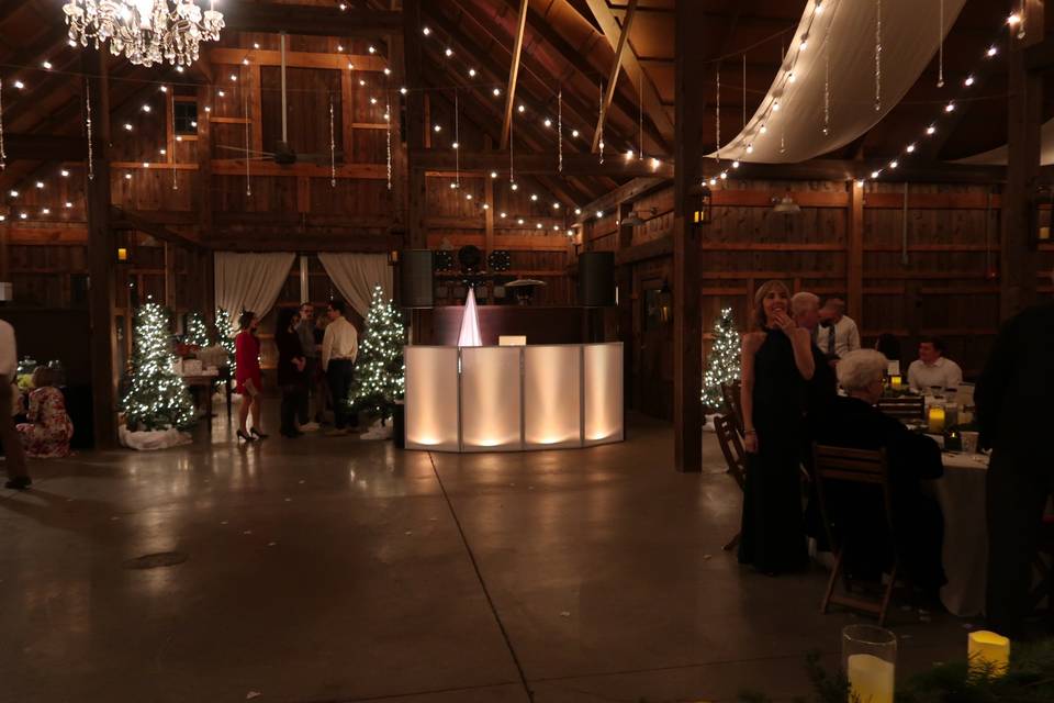 Lighting compliments venue