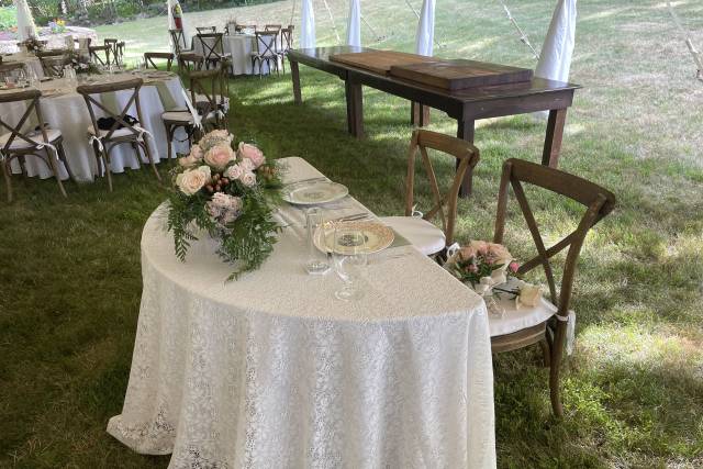 Bride & Groom table