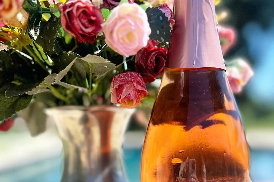 The Wine Label Lab by La Prenda Wines