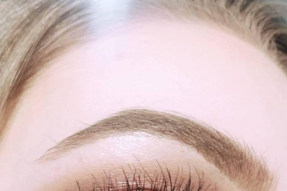 Precise liner and wispy lashes