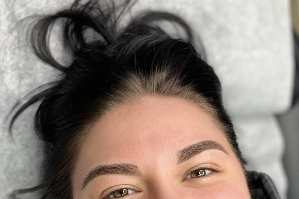 After Touch up-Powder Brows