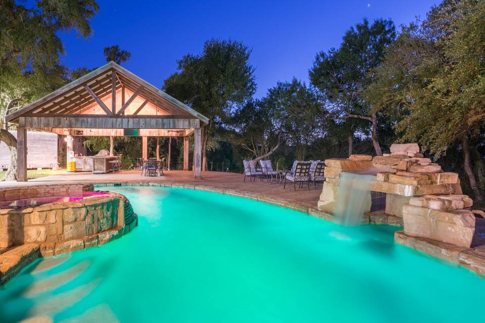 Pool/Outdoor Kitchen Area