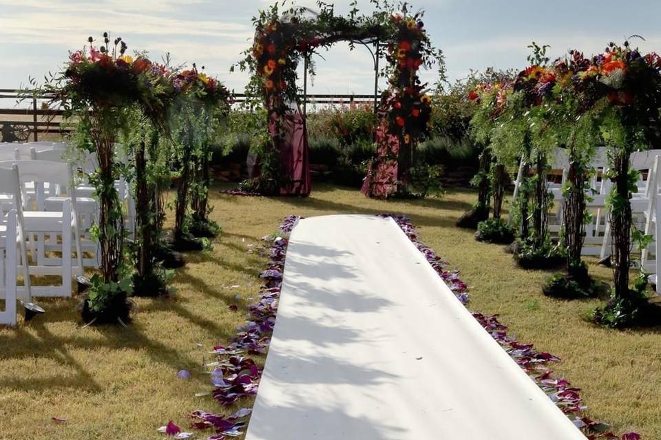 Wedding isle and arch