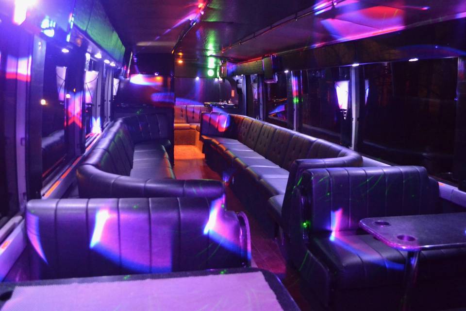 H3 Entertainer Coach Interior