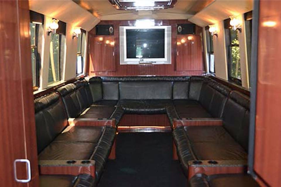 XL Entertainer Coach Interior