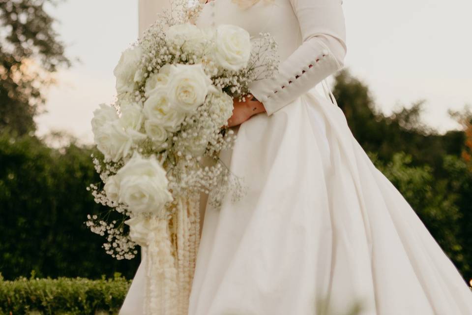 Classic retro bride look