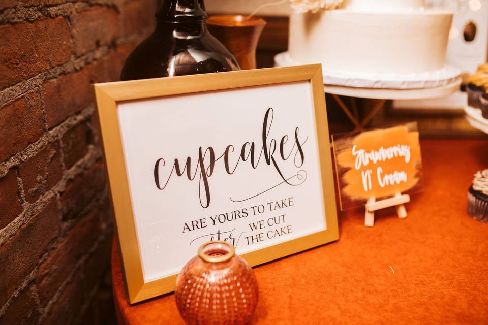 Cake table