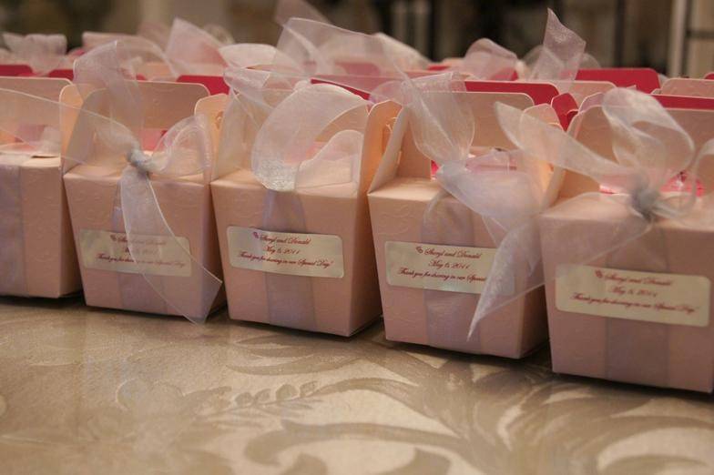 Elegant Wedding Favors