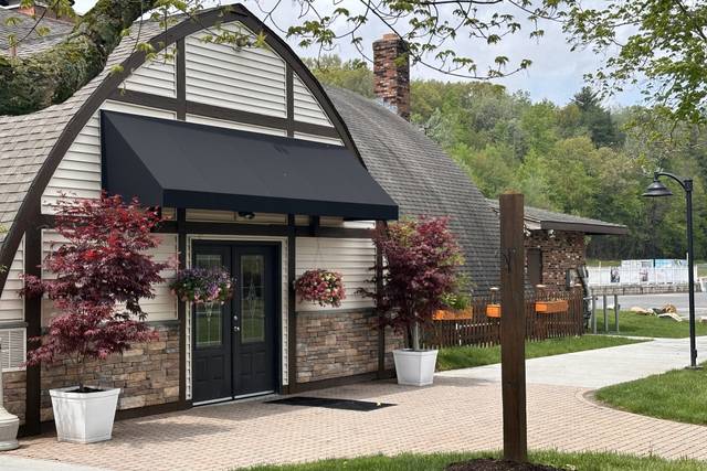 The Mountain Room at Mount Southington