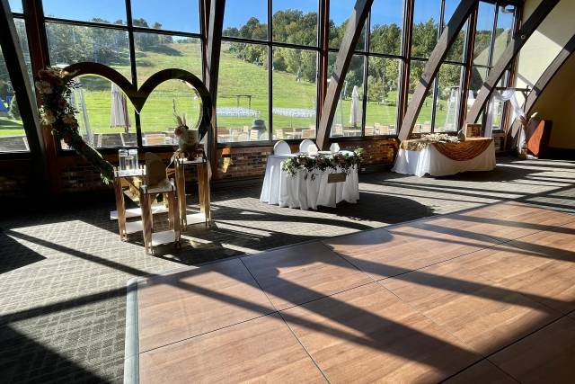 The Mountain Room at Mount Southington