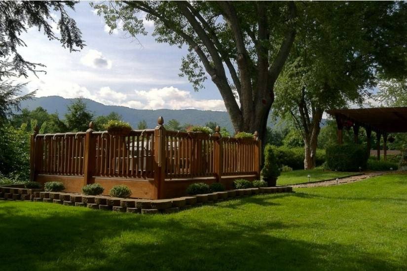 Brookside Mountain Mist Inn Bed & Breakfast