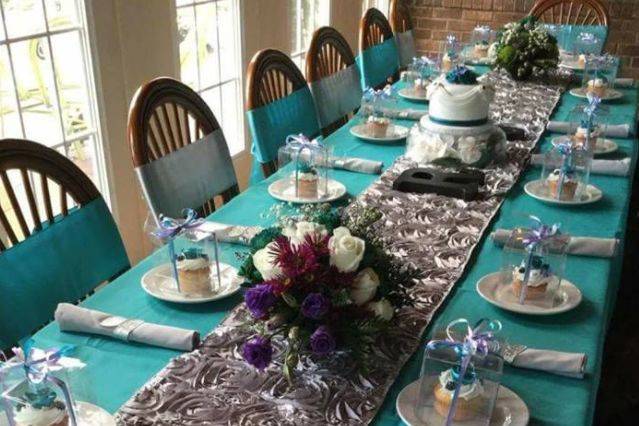 Long table setting