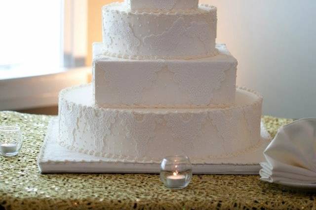 Simple wedding cake