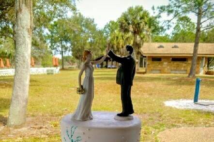 Beach wedding cake