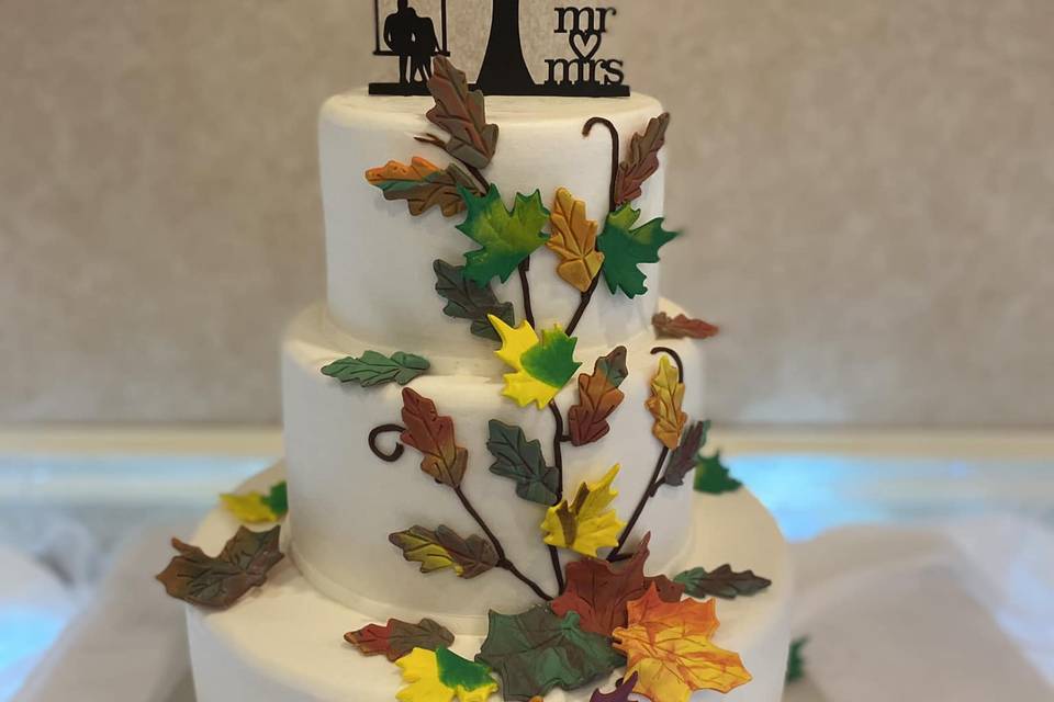 Fall design wedding cake