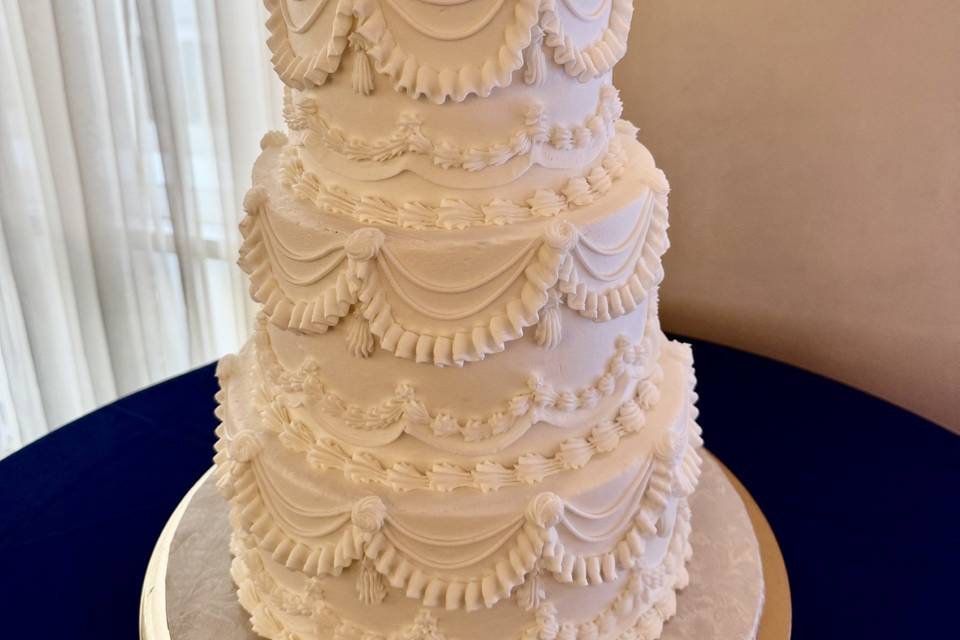 Vintage decor cake
