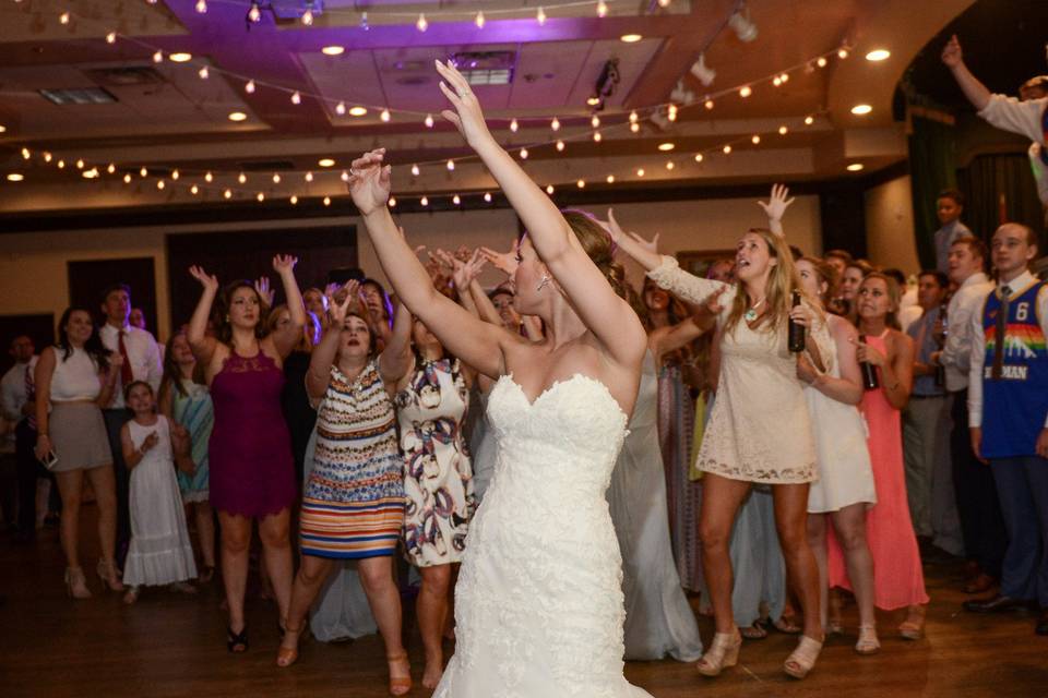 Bouquet toss