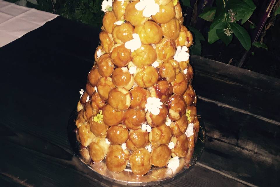 Croquembouche