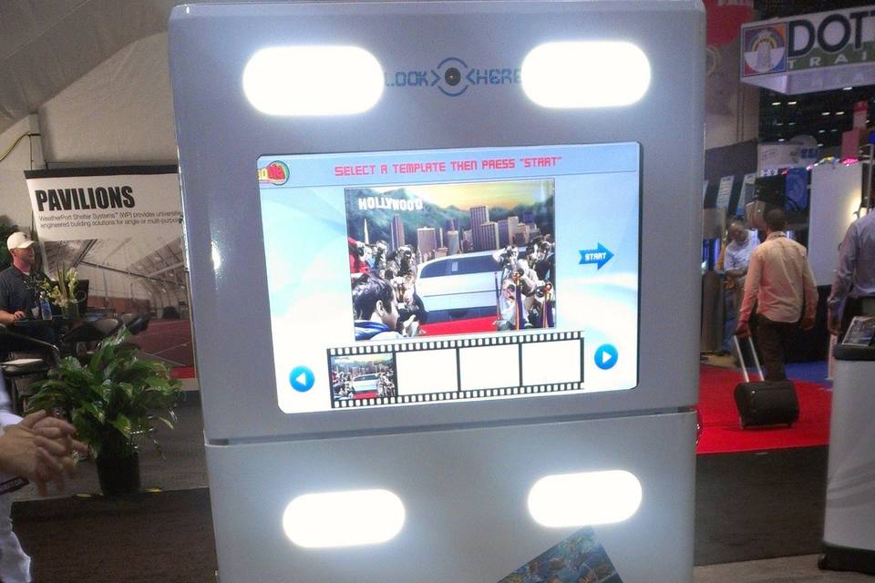 welcome to the world of the 3d. This photobooth prints pictures in 3d just how cool is that.
just say 3d me please