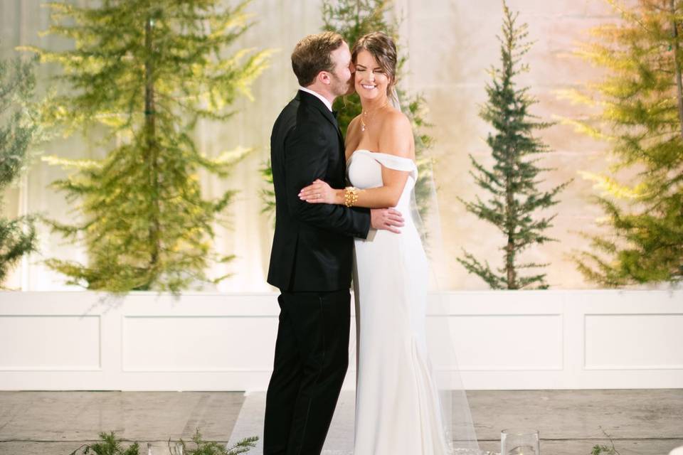 Couple kiss